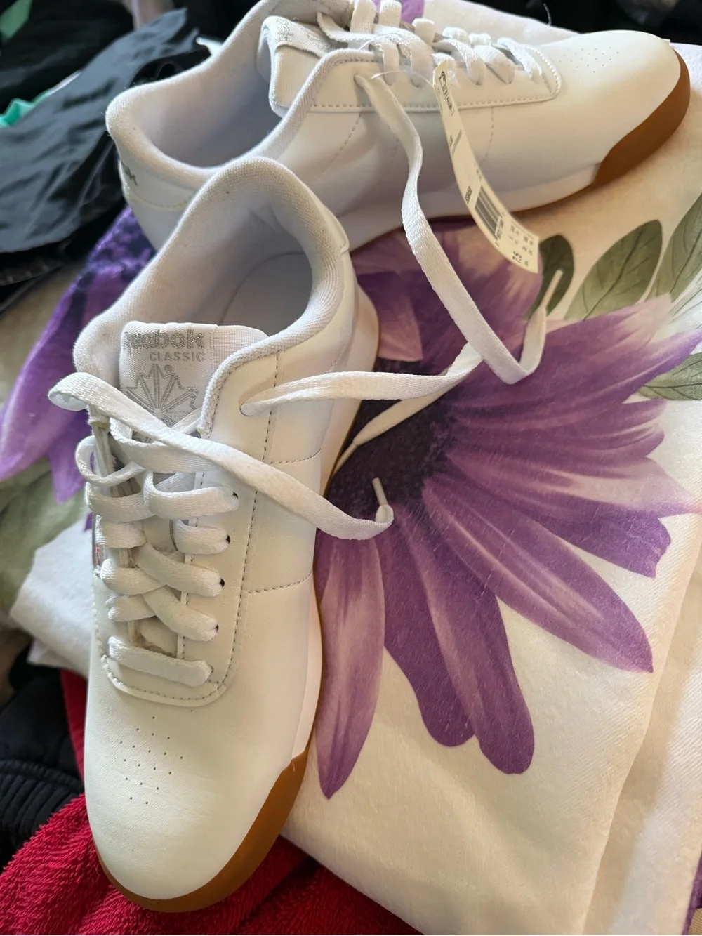 Reebok White Athletic Sneakers with Gum Sole